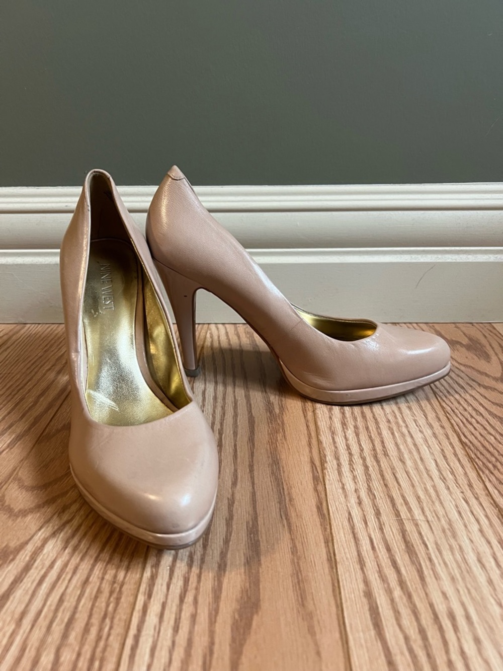 Nine West nude heels